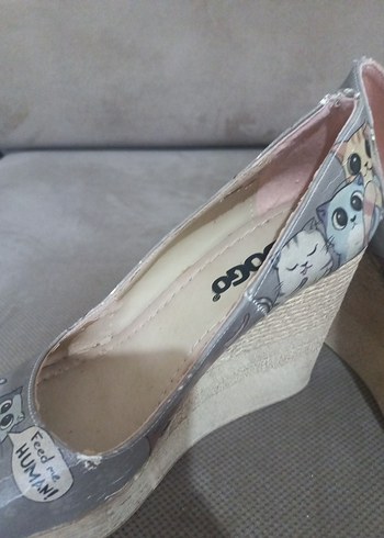 Dogo Gri Baskılı Kadın Dolgu Topuklu Ayakkabı - Görsel 2