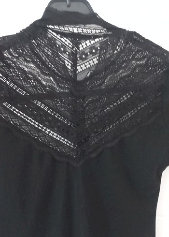 Zara Dantelli V Yaka Siyah Kısa Kollu Bluz - Görsel 2