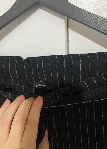 Kadın Siyah Çizgili paçası katlı Midi Pantolon - Görsel 3