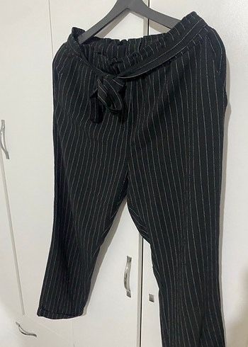 Kadın Siyah Çizgili paçası katlı Midi Pantolon - Görsel 4