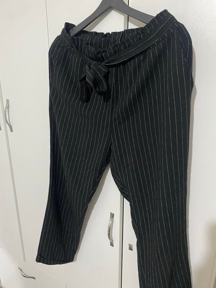 Kadın Siyah Çizgili paçası katlı Midi Pantolon - Görsel 4