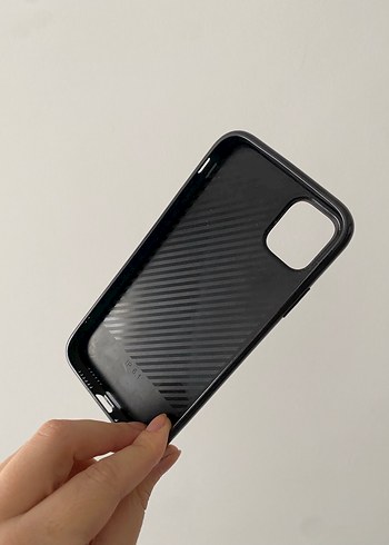 İphone 11 uyumlu kılıf Parlak Siyah Manyetik Kablosuz Şarj - Görsel 2