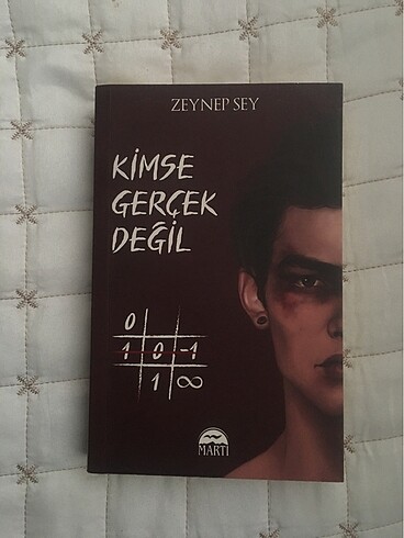 kimse gerçek değil