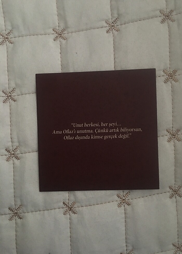 kimse gerçek değil - Görsel 4