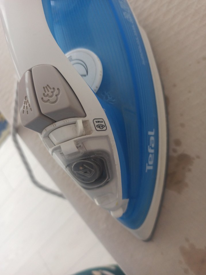 Mavi ve Gri Tefal Ütü - Görsel 3