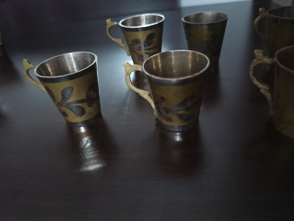 Küçük Altın Renkli İşlemeli Metal Fincanlar - Görsel 2