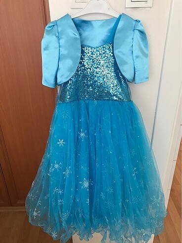 Elsa elbisesi