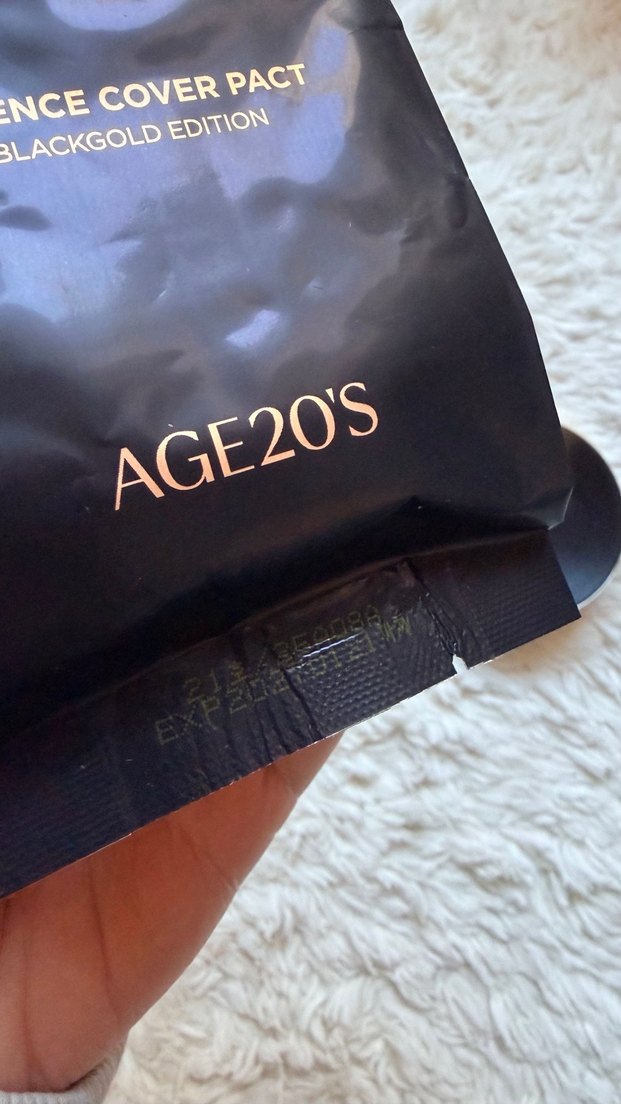 Age 20's Essence Cover Pact Black Gold Edition 21no - Görsel 3