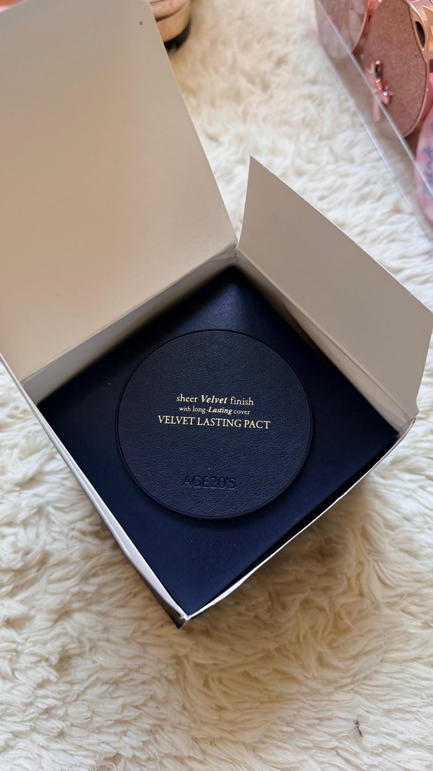 AGE20'S Velvet Lasting Pact Fondöten - Görsel 2