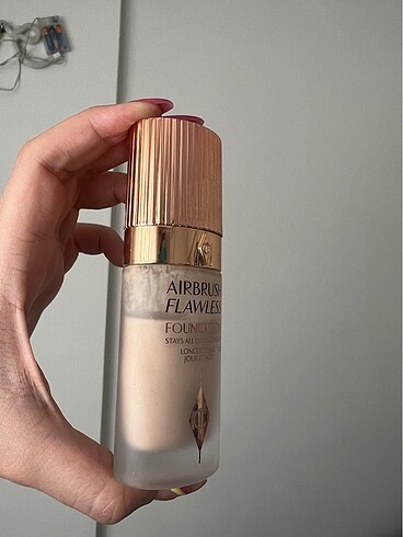 Diğer Charlotte Thilbury Airbrush Flawless Foundation 1 Natural