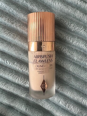 Charlotte Thilbury Airbrush Flawless Foundation 1 Natural