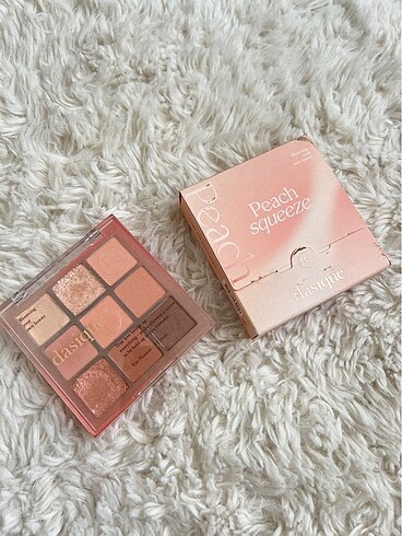 Dasique Peach Squeeze Eye Shadow Palette