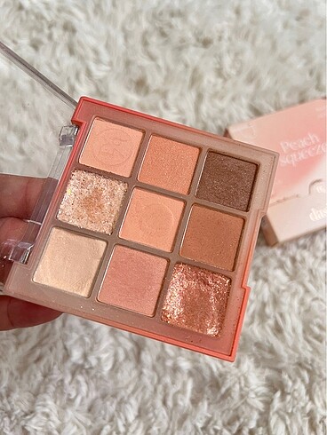 Diğer Dasique Peach Squeeze Eye Shadow Palette