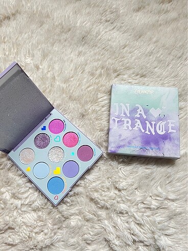Colourpop İn A Trance Far Paleti