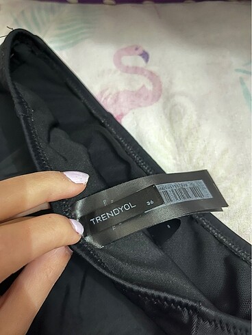 36 Beden bikini altı