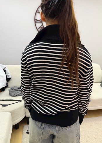 Yarım Fermuarlı Siyah Beyaz Çizgili Kazak - Görsel 3