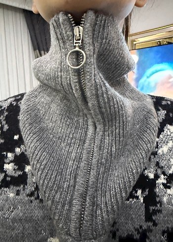 Yüksek Yakalı Gri Batik Desenli Kadın Kazak - Görsel 2