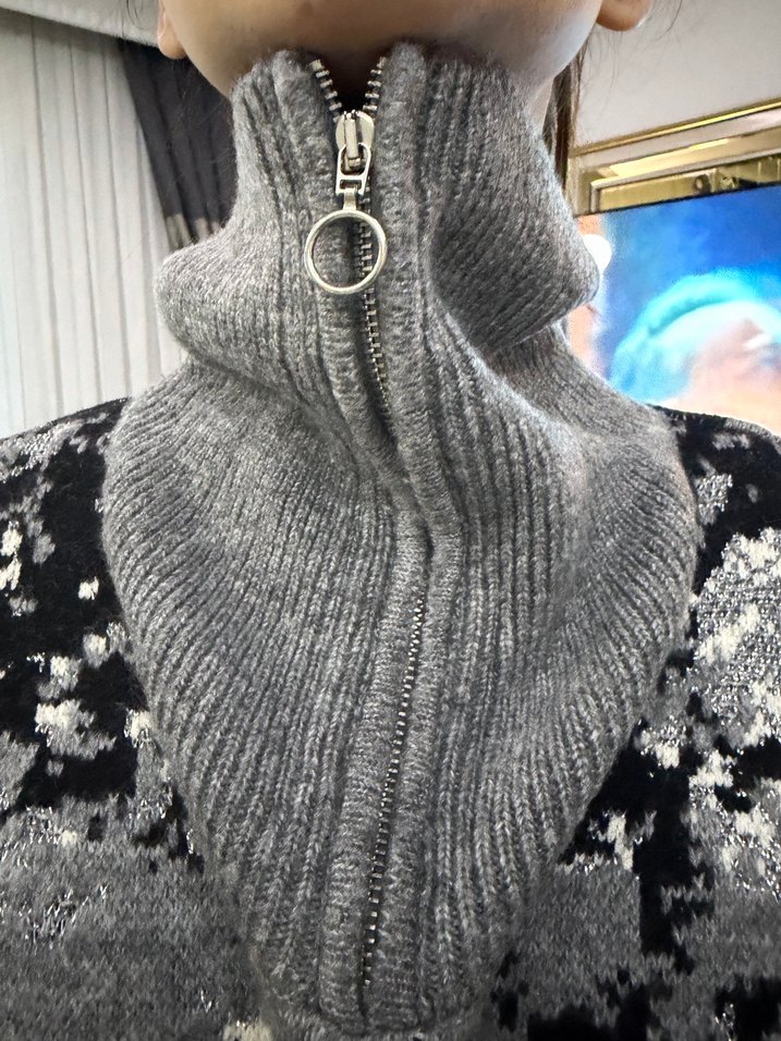 Yüksek Yakalı Gri Batik Desenli Kadın Kazak - Görsel 2