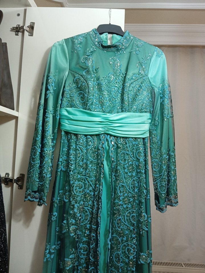 Turkuaz Nakışlı Uzun Kollu Uzun Abiye - Görsel 3