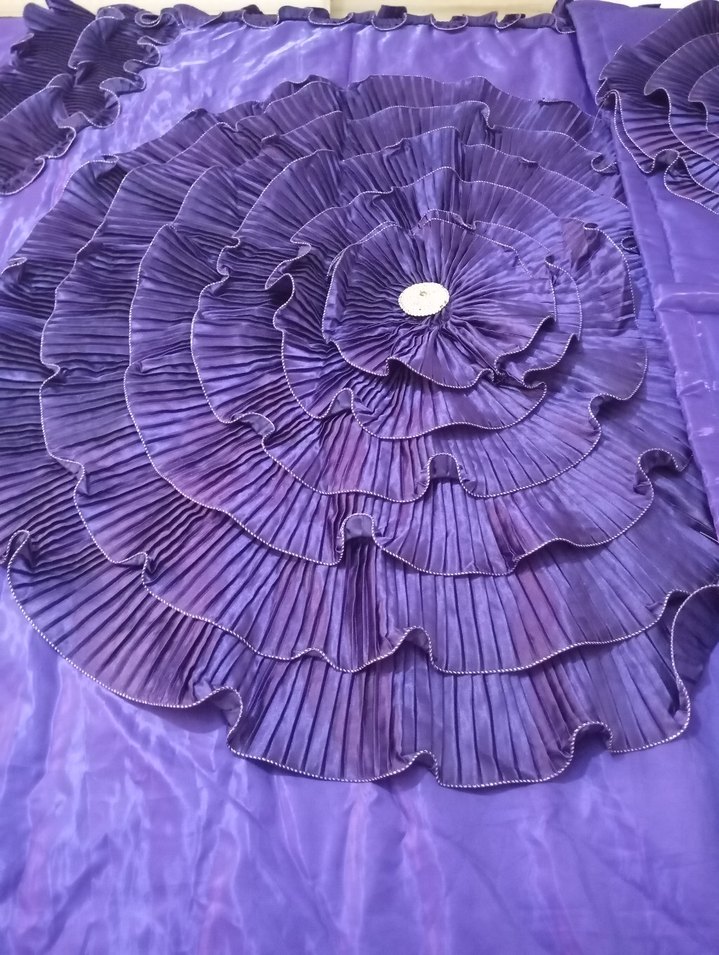 Koyu Mor Nakışlı Yatak Örtüsü - Görsel 4