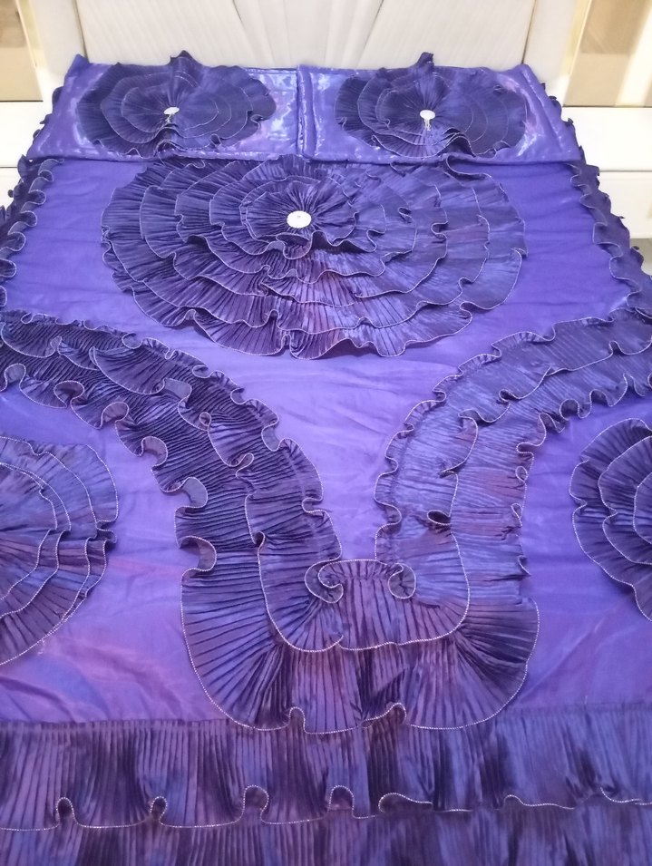 Koyu Mor Nakışlı Yatak Örtüsü - Görsel 2