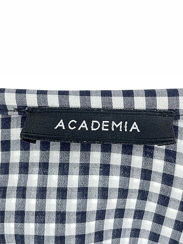 38 Beden çeşitli Renk Academia Gömlek %70 İndirimli.