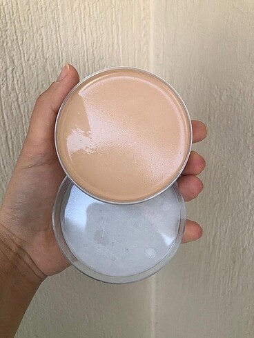  Milk Makeup Fondeten