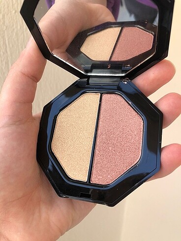 Huda Beauty Aydınlatıcı