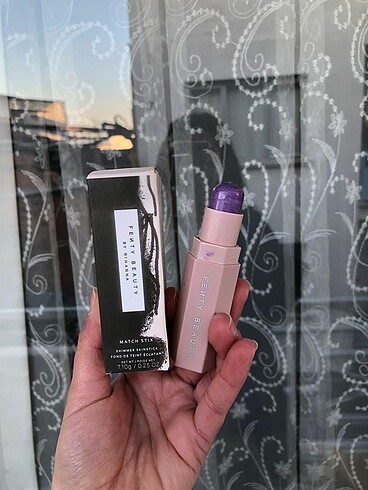 Fenty Beauty Aydınlatıcı
