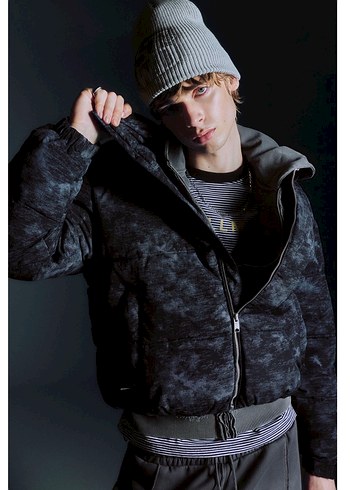 pull bear batık desenli şişme ceket - Görsel 3