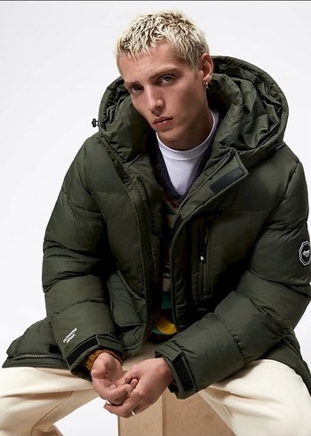 zara kapüşonlu şişme mont - Görsel 4