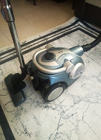 Profilo Toz Torbasız 2200 watt Elektrikli Süpürge 
