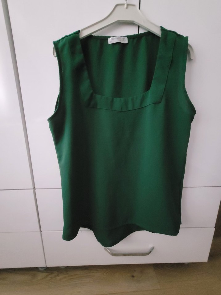 Yeşil  Düz Kesim Kolsuz Bluz - Görsel 3