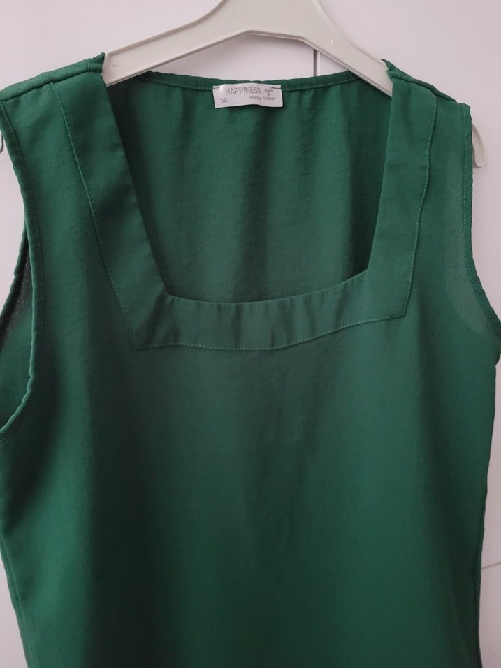 Yeşil  Düz Kesim Kolsuz Bluz - Görsel 5