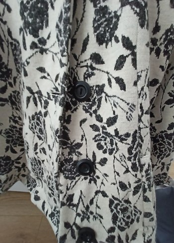 Çiçek Desenli Düğmeli Kadın Ceket - Görsel 3