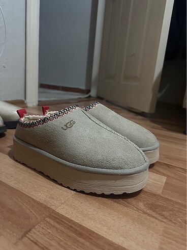 Ugg Ugg Terlik