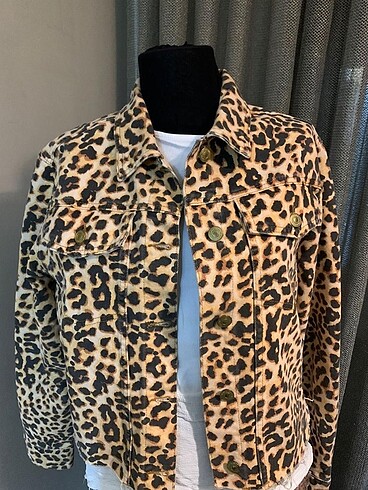 Leoparlı denim ceket