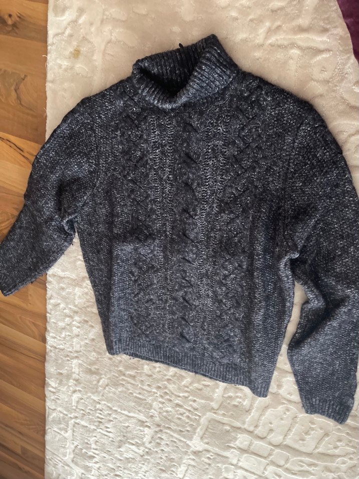 Gri Nakışlı Boğazlı Triko Kazak - Görsel 3