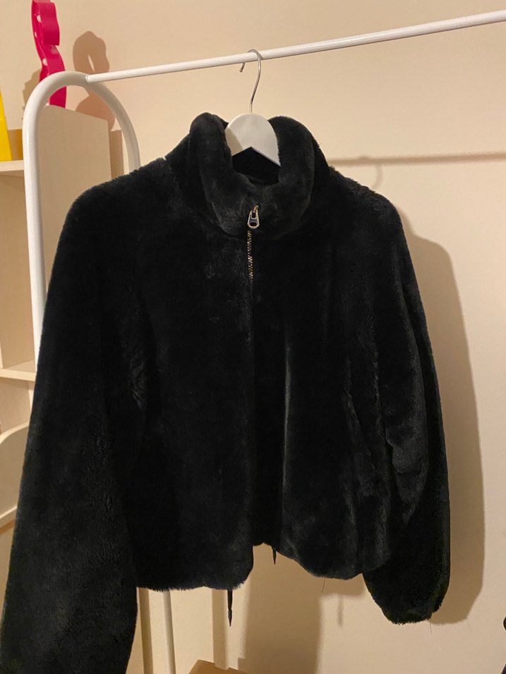 Siyah Kadın Kürk - Görsel 2