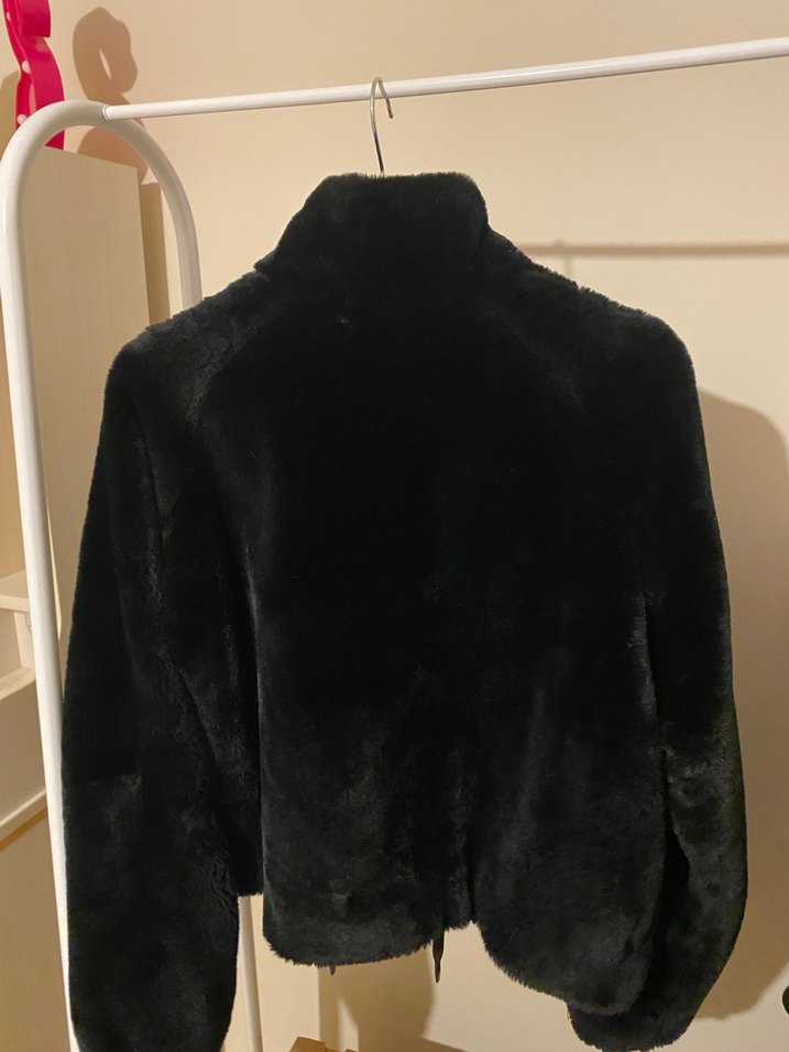 Siyah Kadın Kürk - Görsel 4