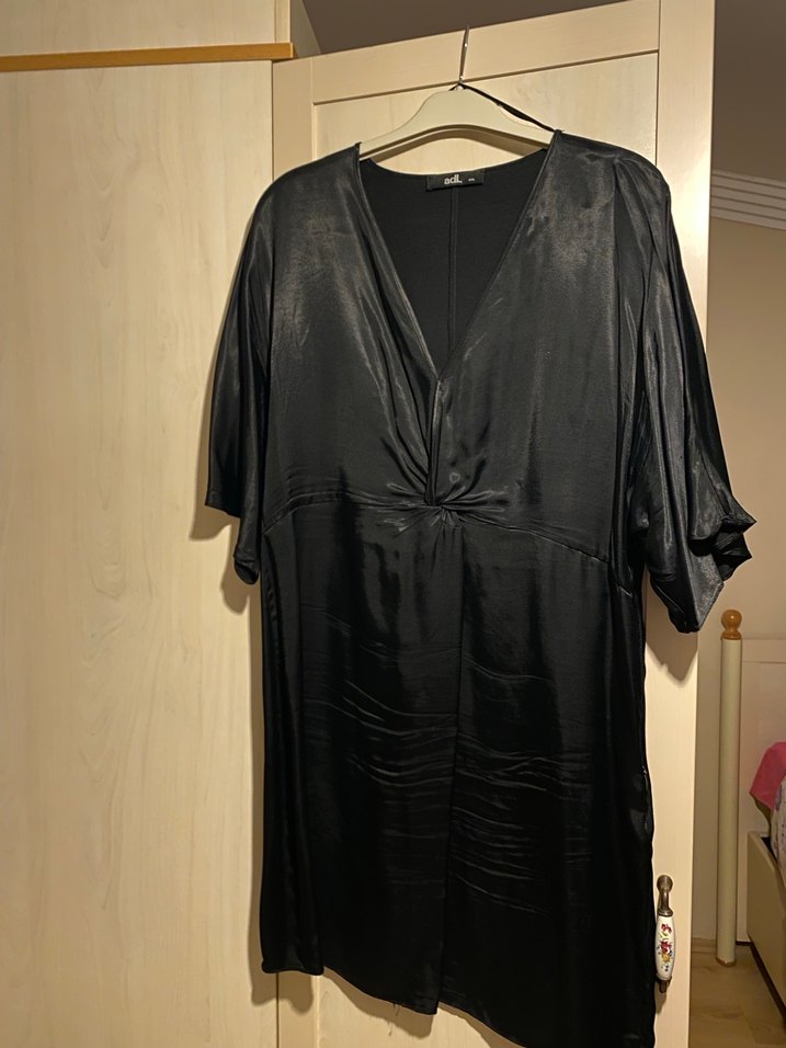 Siyah Kadın Elbisesi - Görsel 4