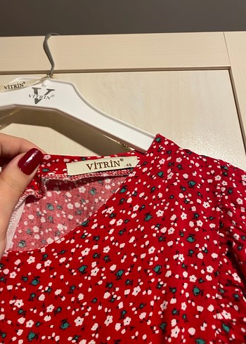 Kırmızı desenli elbise - Görsel 2