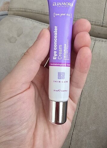 Ella Mora Eye Concealer Cream 