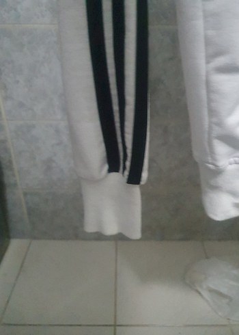 Adidas Beyaz Uzun Kollu Fermuarlı Erkek Sweatshirt - Görsel 4