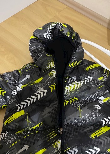 Siyah Kapüşonlu Fermuarlı Erkek Çocuk Mont - Görsel 5