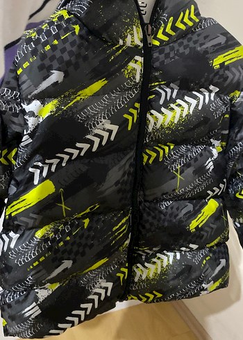 Siyah Kapüşonlu Fermuarlı Erkek Çocuk Mont - Görsel 2