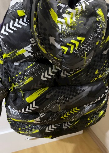 Siyah Kapüşonlu Fermuarlı Erkek Çocuk Mont - Görsel 3