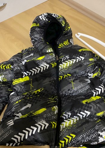 Siyah Kapüşonlu Fermuarlı Erkek Çocuk Mont - Görsel 8