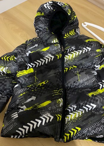 Siyah Kapüşonlu Fermuarlı Erkek Çocuk Mont - Görsel 9