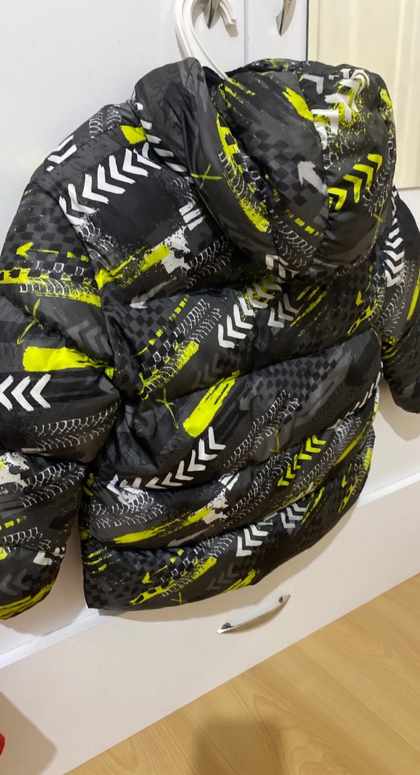 Siyah Kapüşonlu Fermuarlı Erkek Çocuk Mont - Görsel 4